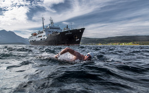 Lewis Pugh, MS Lofoten, Rystraumen, Troms, norway, Strait Ryustrёumen, Troms, Norway, swimmer, SWIM, ship